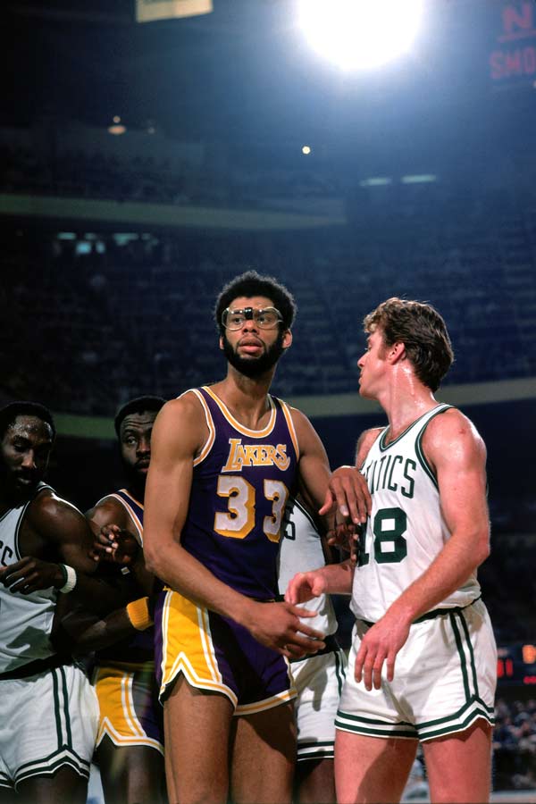 皇马客战奥林匹亚科斯：姆巴佩、维尼修斯首发，贝林厄姆替补（皇马客场对阵奥林匹亚科斯：姆巴佩与维尼修斯先发，贝林厄姆替补）