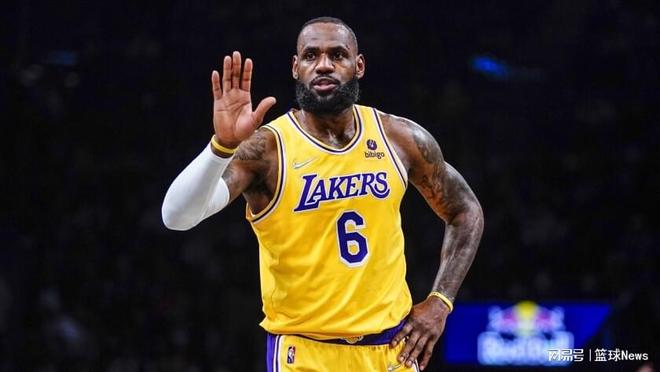 媒体人：曾凡博的手续还没有完成，今晚对阵新疆仍无法出战（媒体人称曾凡博手续未办妥，今晚对阵新疆仍无法出战）