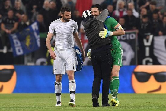 美记盛赞威少：他打出全明星水准，队友糟糕的发挥拖了后腿（美媒称赞威少：表现达全明星档次，队友低迷成拖累）