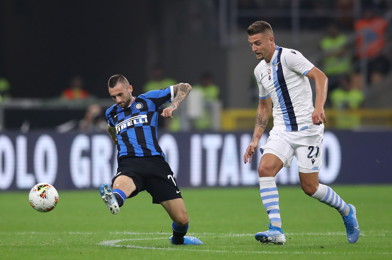 雄鹿击败篮网结束尴尬7连败&同时送篮网4连败（雄鹿力克篮网止住7连颓，同时送篮网遭遇4连败）