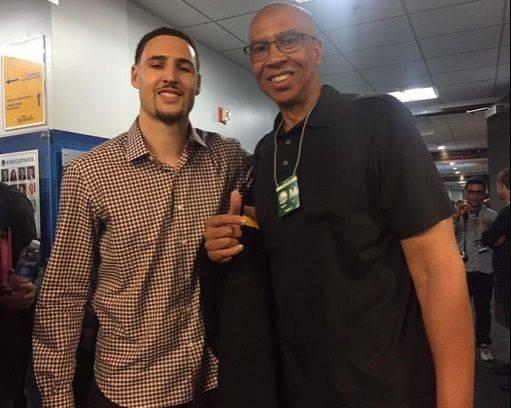 亚历山大阿诺德重回安菲尔德被狂嘘你怎么看？（亚历山大阿诺德重返安菲尔德遭满场嘘声，该如何解读？）