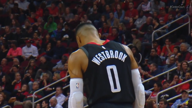 湖人替补奇兵拯救球队（湖人替补发威力挽狂澜）